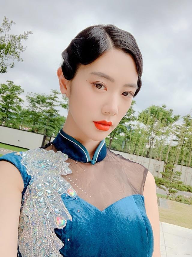 香烟与手铐